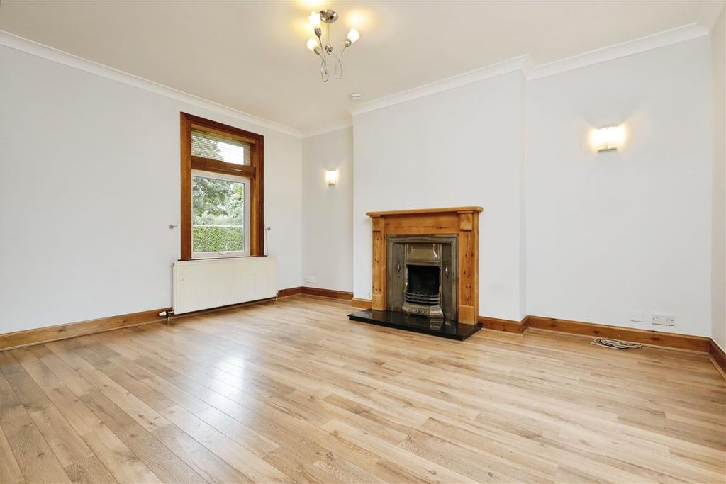 Property photo 3 of 27