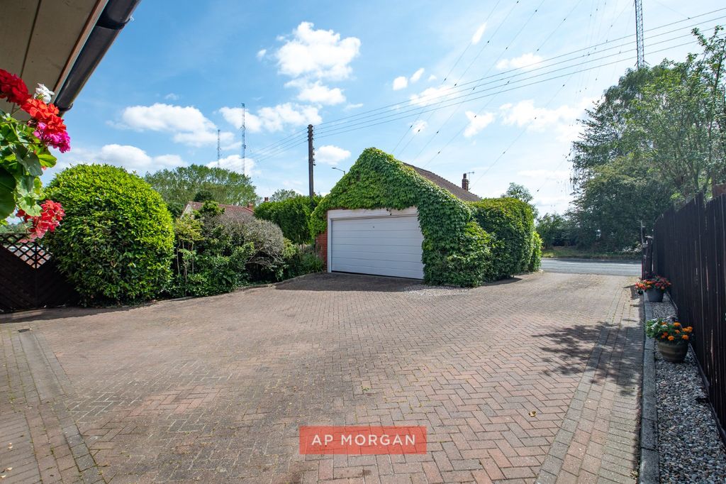 Property photo 2 of 28 Picture No. 25