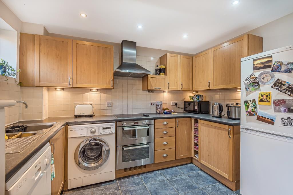 Property photo 2 of 9 Kitchen