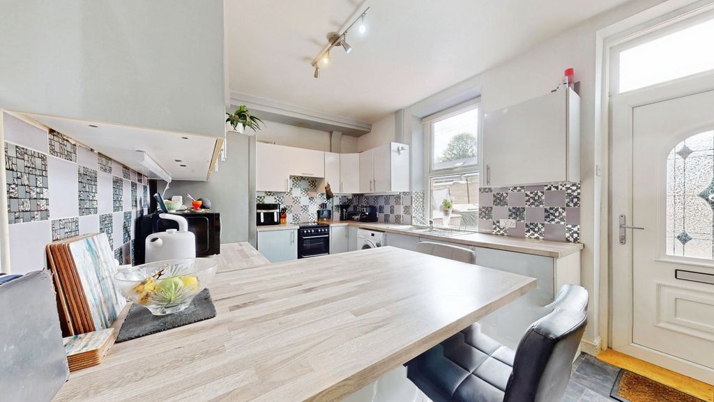 Property photo 3 of 16 Pbox-Img.Jpg