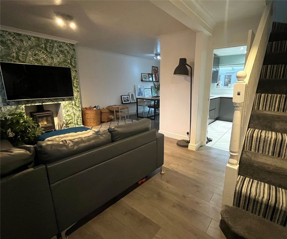 Property photo 2 of 18 Picture No. 12