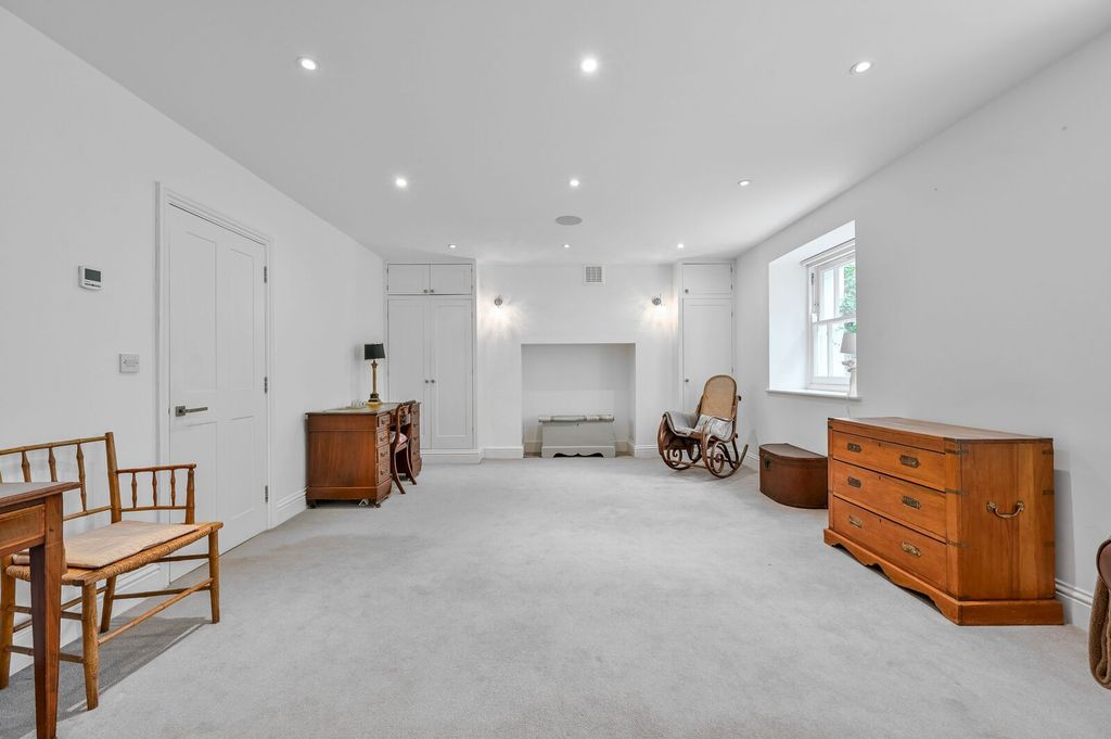 Property photo 3 of 30