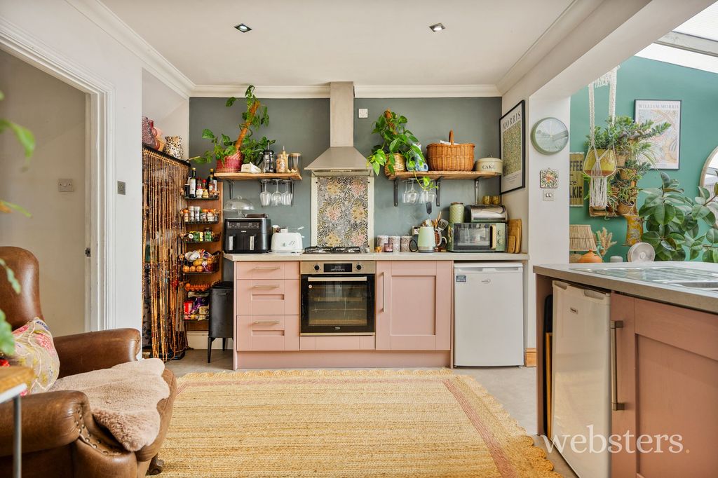Property photo 2 of 26