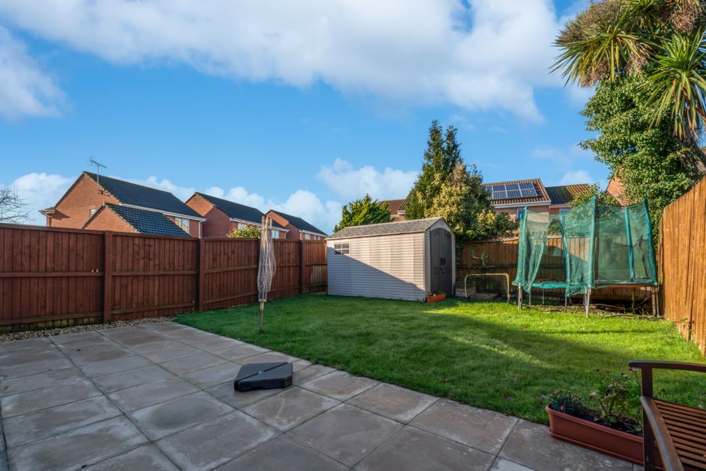 Property photo 2 of 28 4679547