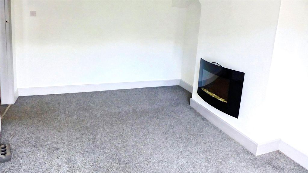 Property photo 2 of 15 Picture No. 21