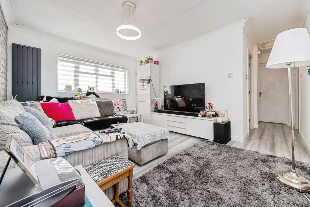 Property photo 3 of 19 Pbox-Img.Jpg