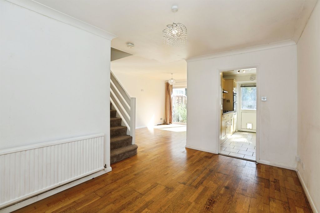 Property photo 2 of 11