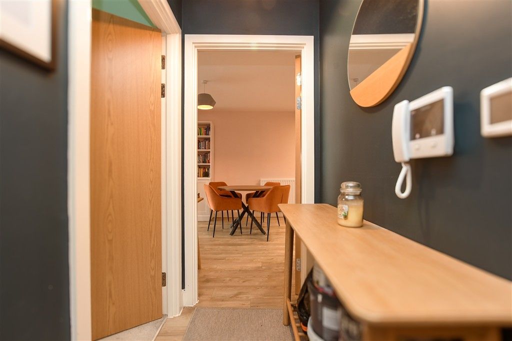 Property photo 3 of 14 Hallway