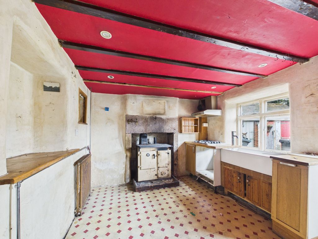 Property photo 3 of 18 Kitchen