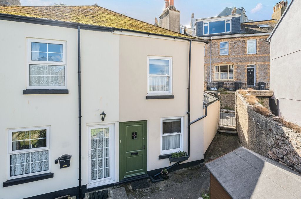 Property photo 1 of 22 1349538-2-68Bee13...