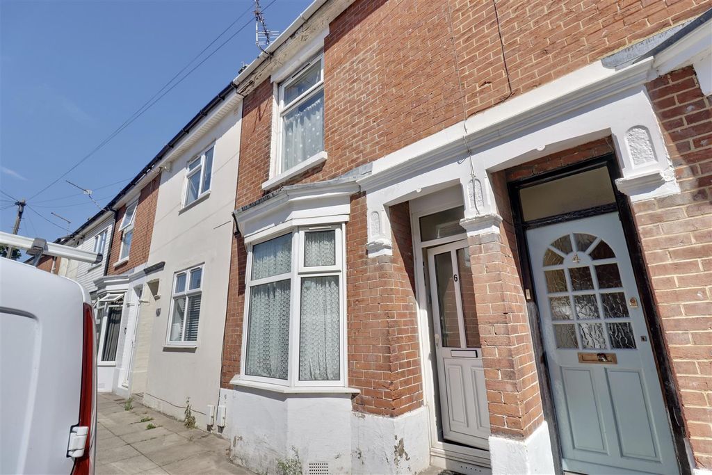 Property photo 1 of 11 40704Ffe-Ac4E-4Bce-B459-9C0D612C3C83_1_201_A.Jpeg