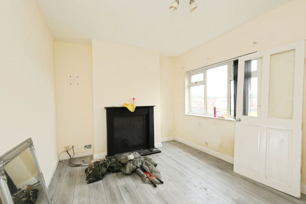 Property photo 3 of 17 Photo