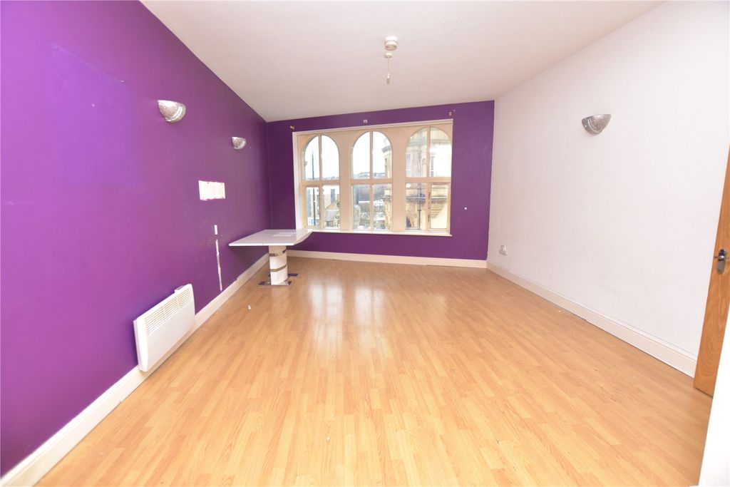 Property photo 2 of 8 Picture No. 04