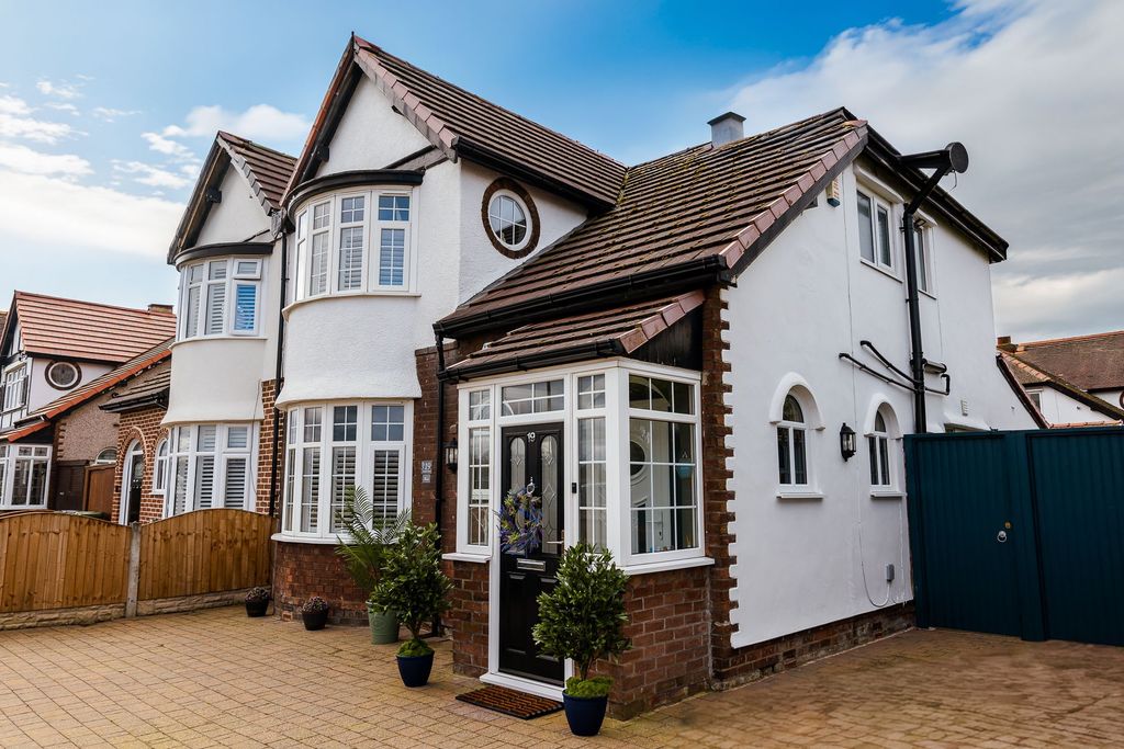 Property photo 1 of 46