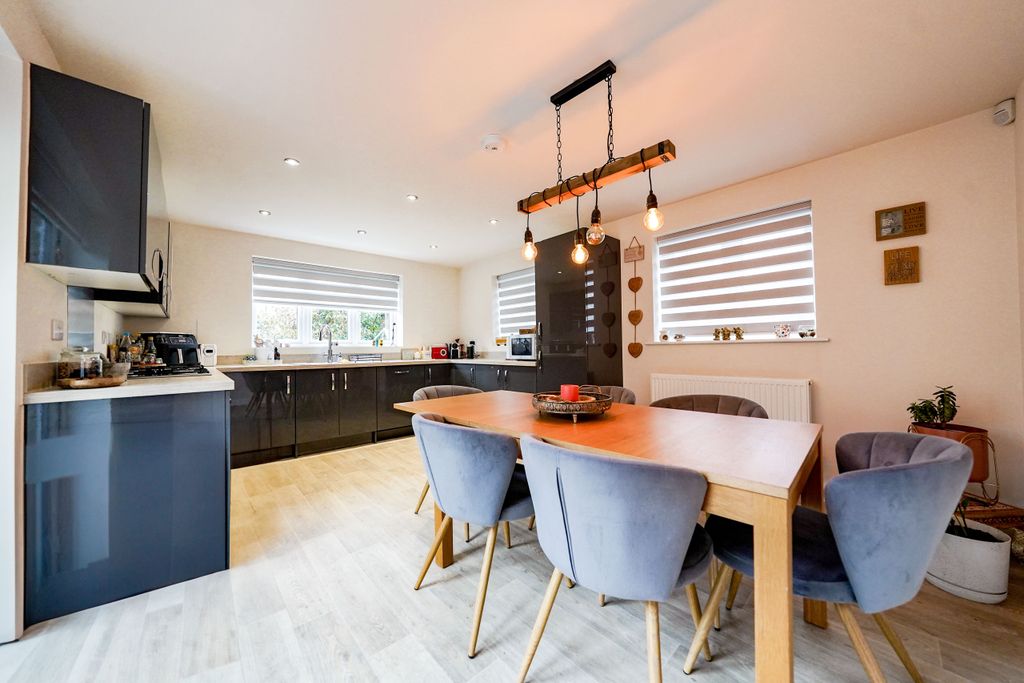 Property photo 3 of 33 Dsc03622