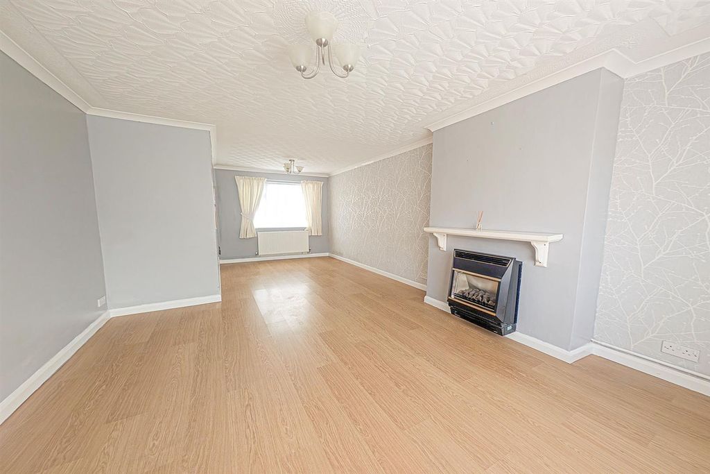 Property photo 2 of 14 Pxl_20260107_125114930.Raw-01.Lvg.Jpg