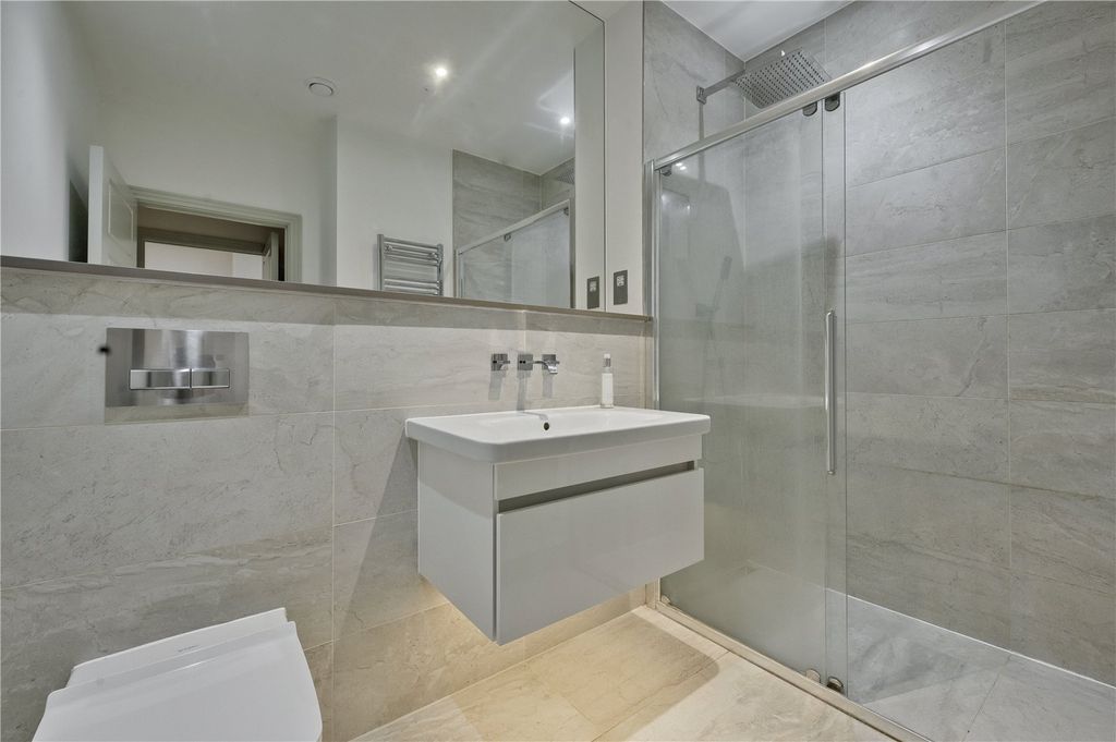 Property photo 3 of 8 Picture No. 12