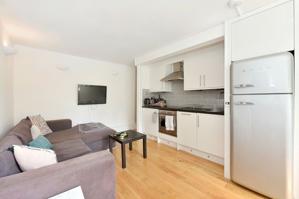 Property photo 2 of 8