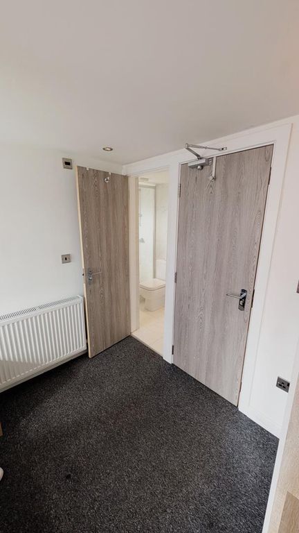 Property photo 3 of 9 WC