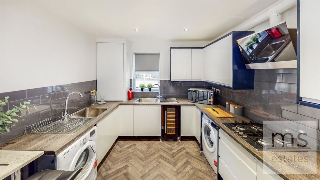 Property photo 2 of 19 64-Sherwin-Road-Kitchen(1).Jpg