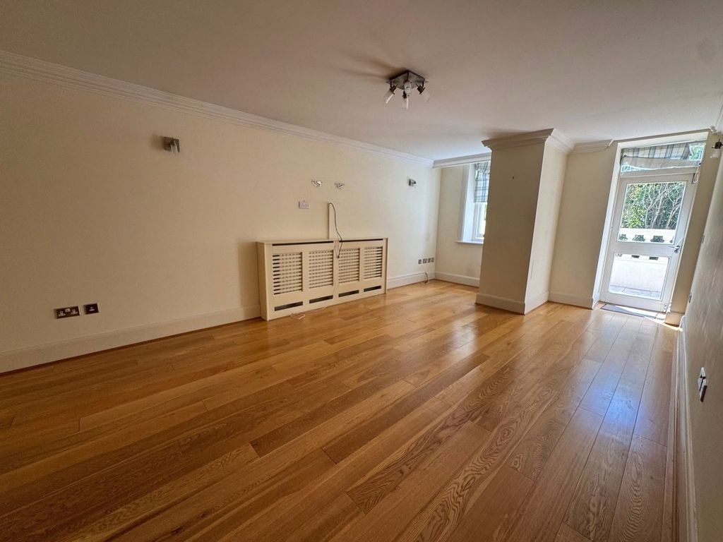Property photo 2 of 14 Picture No. 63