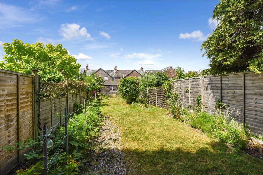 Property photo 3 of 10 Garden