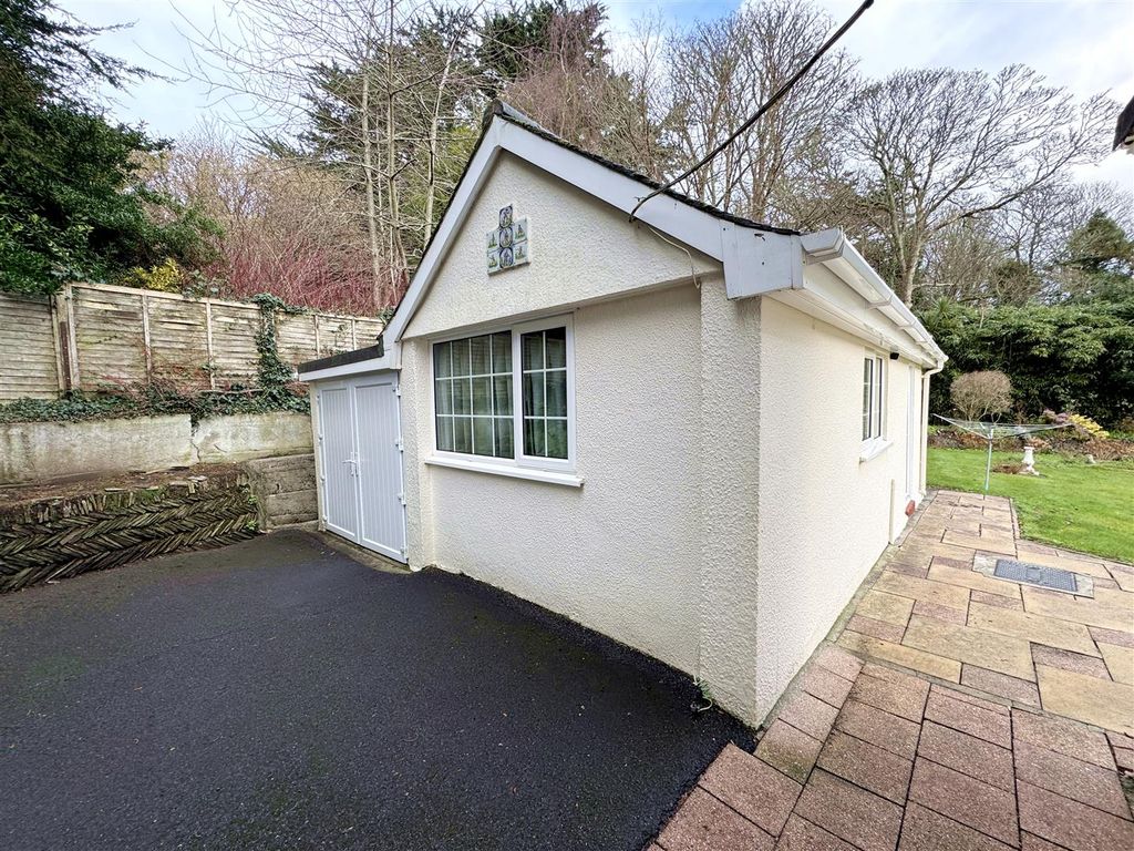 Property photo 3 of 20 Home Office/Boat House