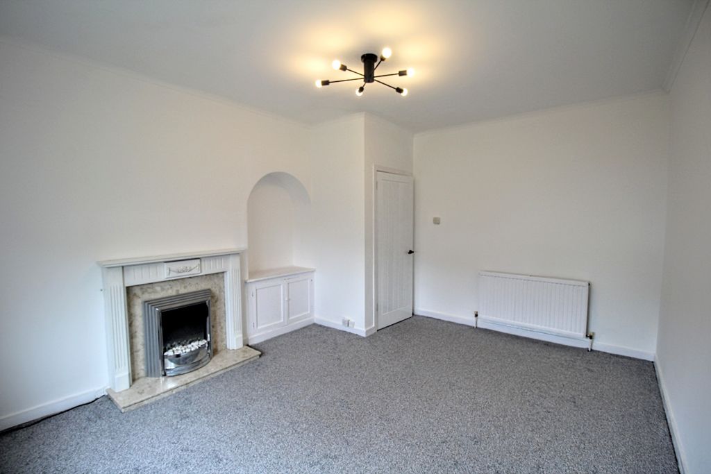 Property photo 3 of 12 Lounge2