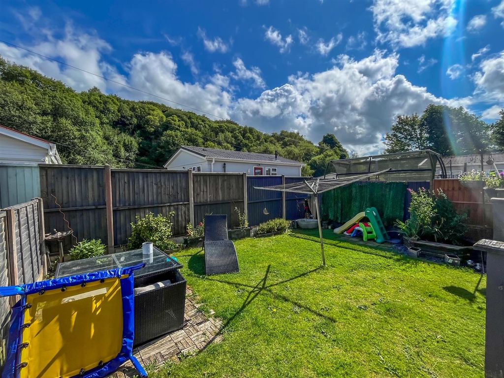 Property photo 2 of 14 Exterior