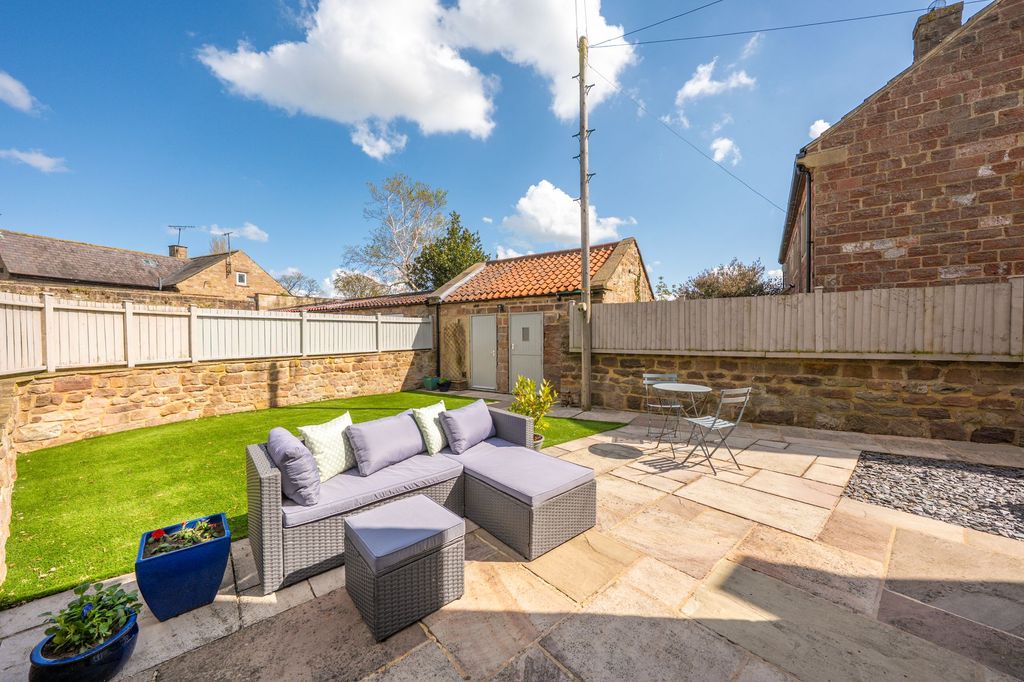 Property photo 3 of 27