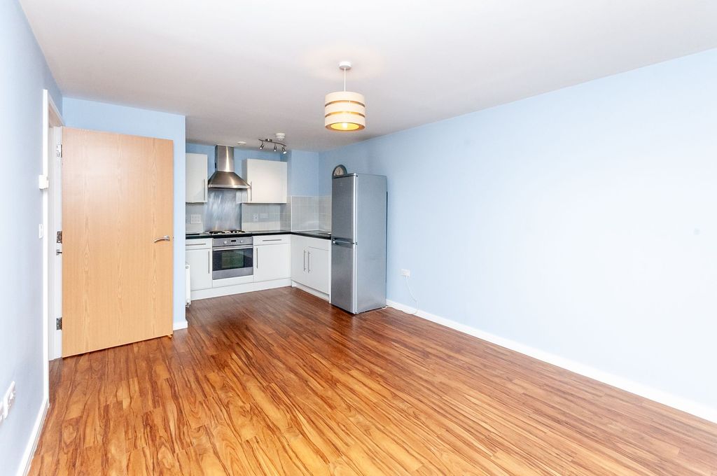Property photo 3 of 12