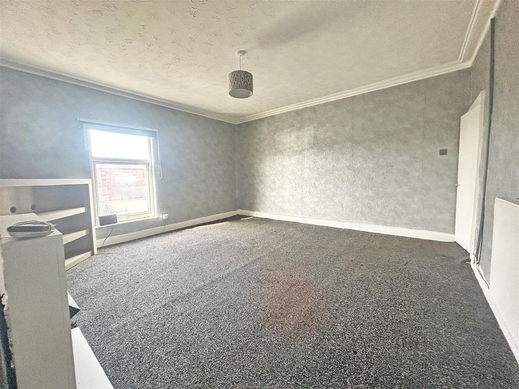 Property photo 3 of 12 Living Room