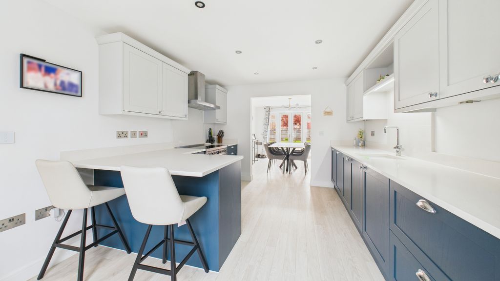 Property photo 2 of 22 Cam04968G0-Pr0089-Still006