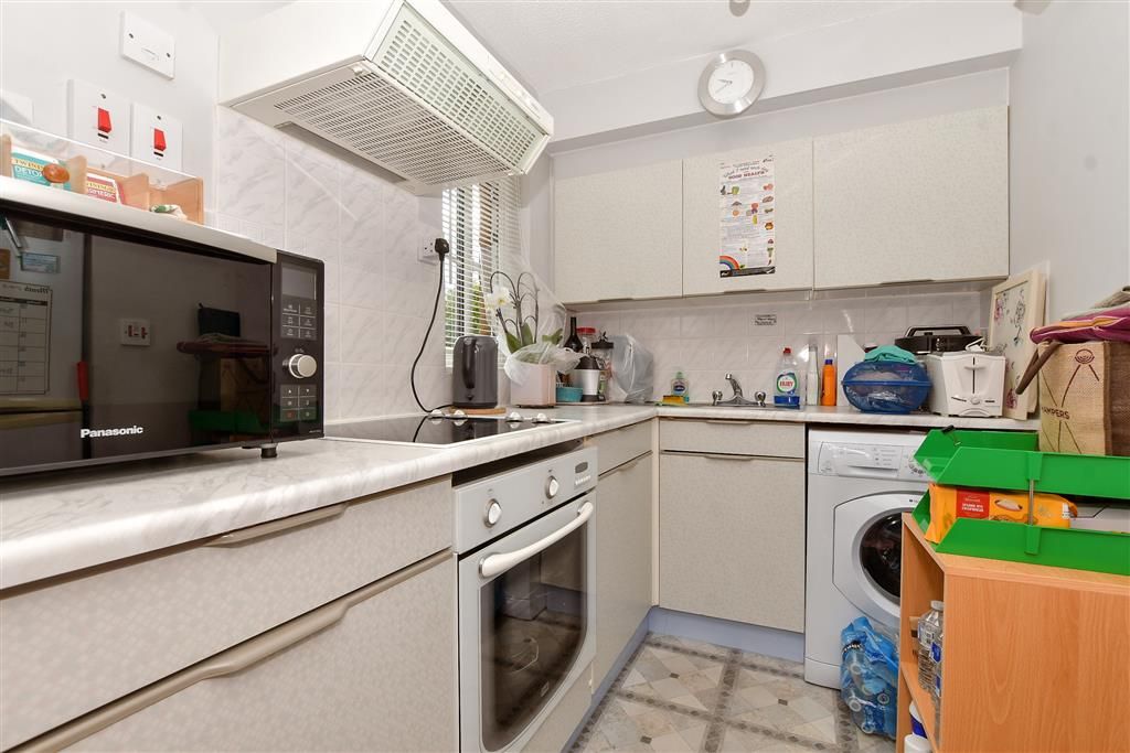 Property photo 3 of 5 Kitchen