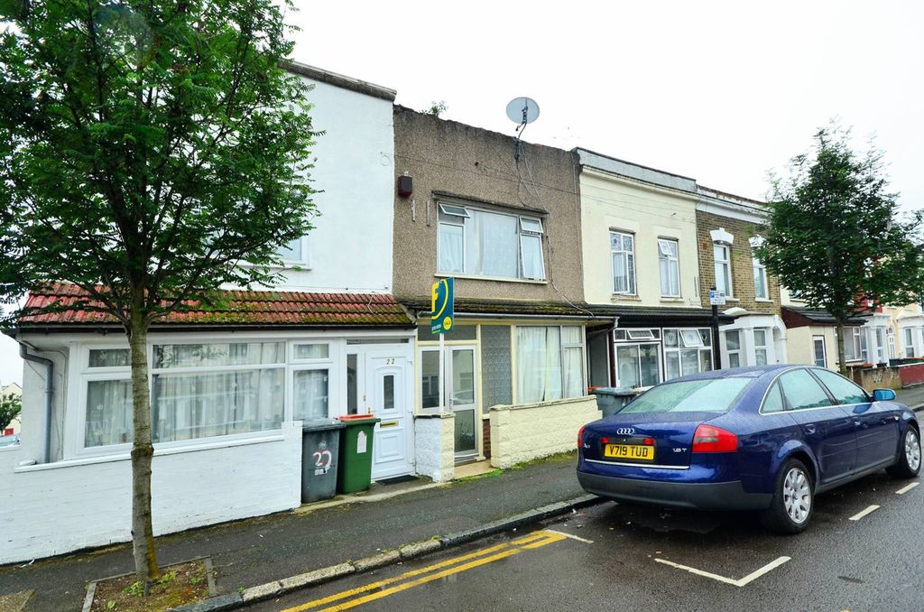 Property photo 1 of 9