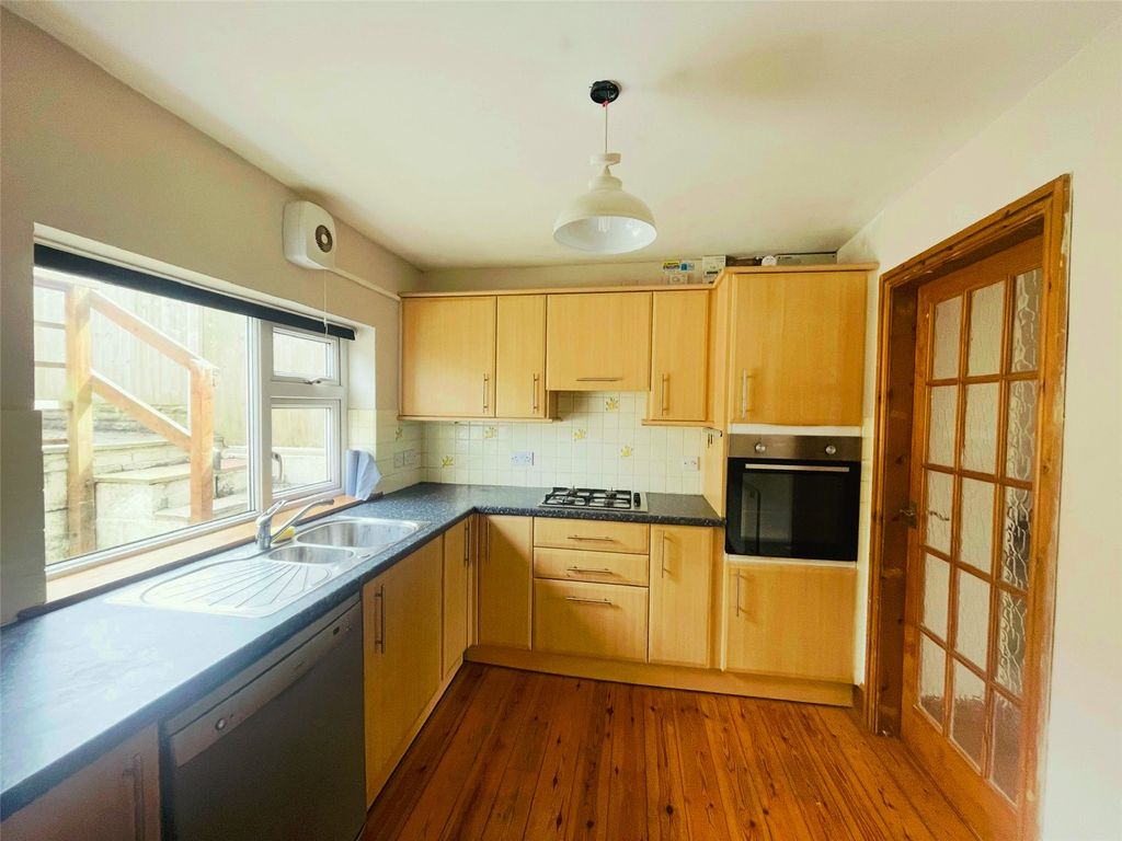 Property photo 3 of 14 Picture No. 33