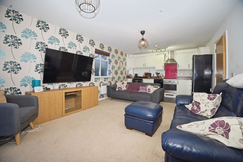 Property photo 3 of 15 Pbox-Img.Jpg