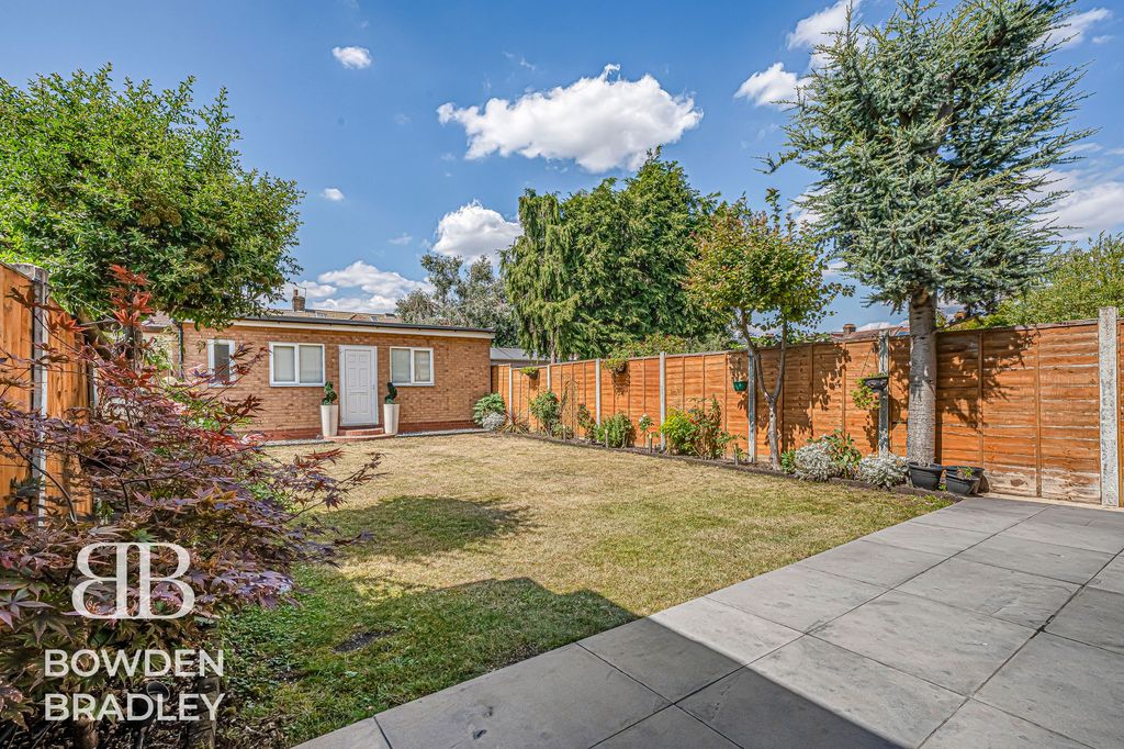 Property photo 3 of 31
