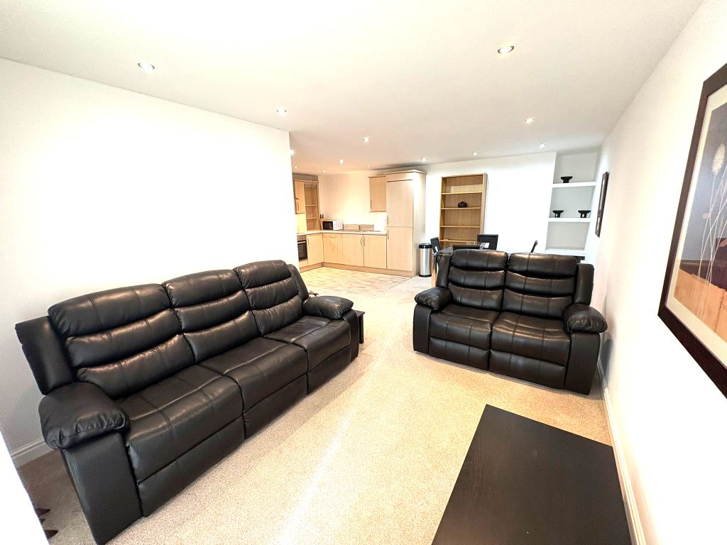 Property photo 2 of 9 18E1Cf31-4955-4F14-B07F-E00Bc2941Cec