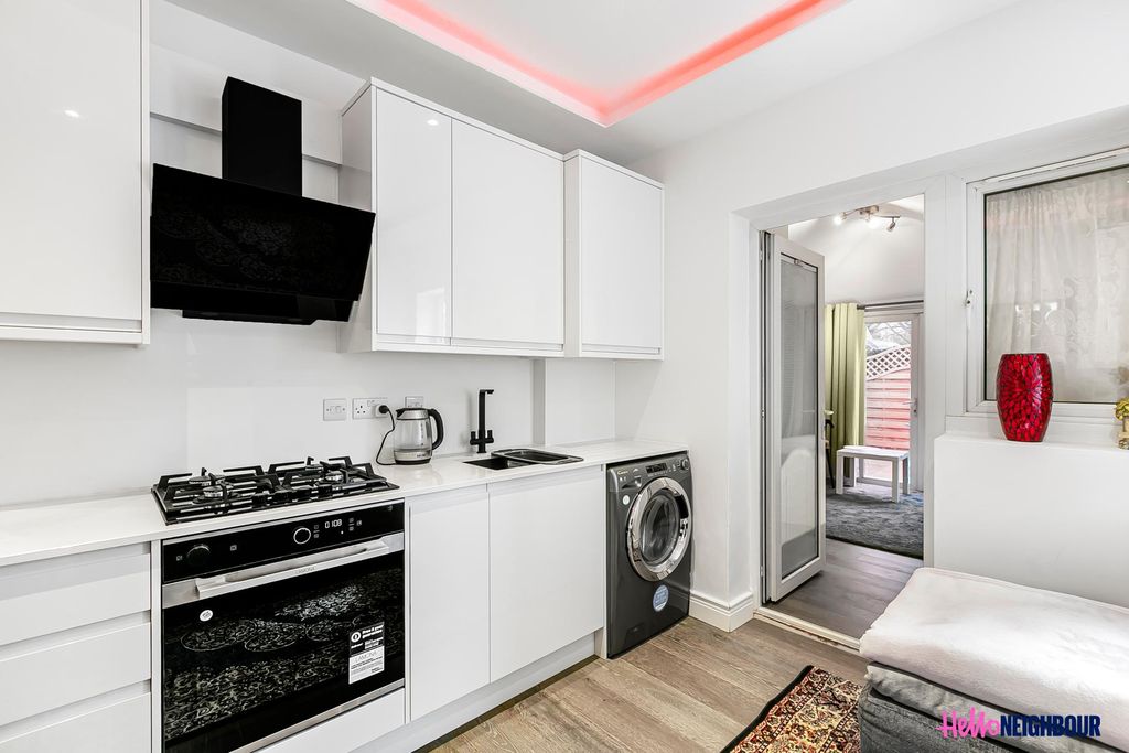 Property photo 2 of 17 Photo 1