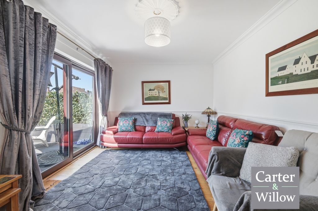 Property photo 3 of 17