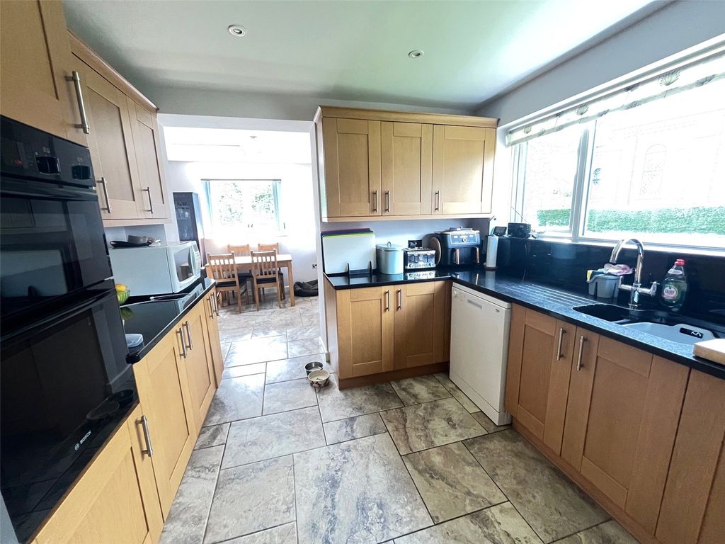 Property photo 3 of 27 Picture No. 32