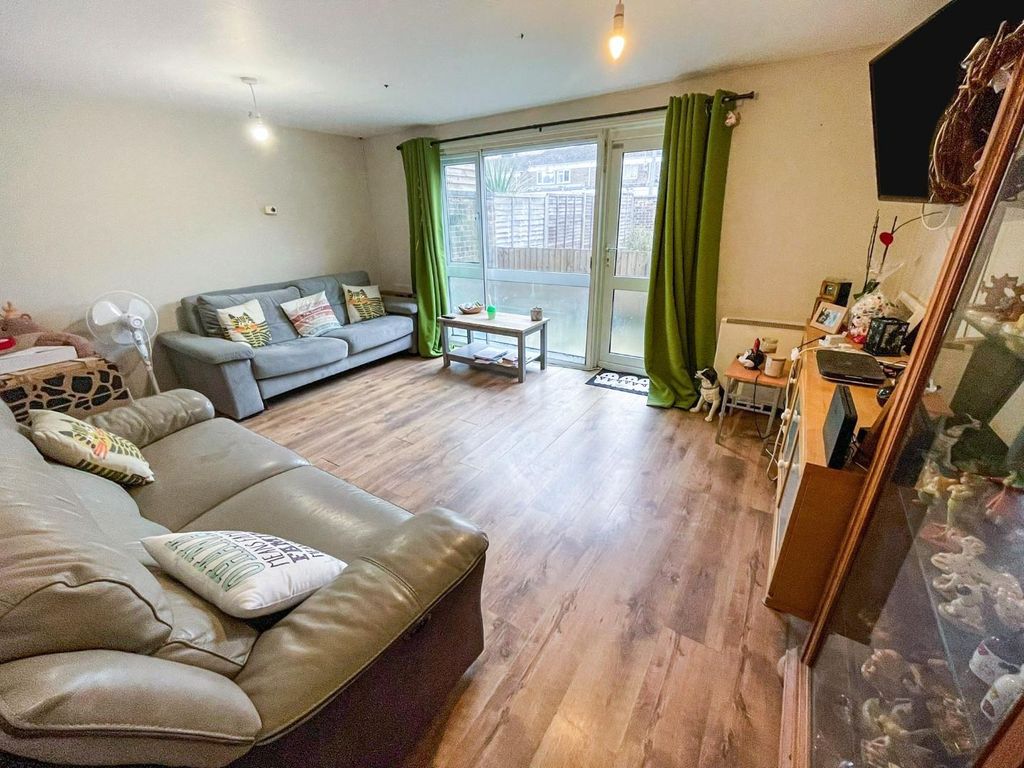 Property photo 2 of 11 Tlc_A17926Da-9B0A-4c81-A6A8-d8871Ffff631_B56048A.J