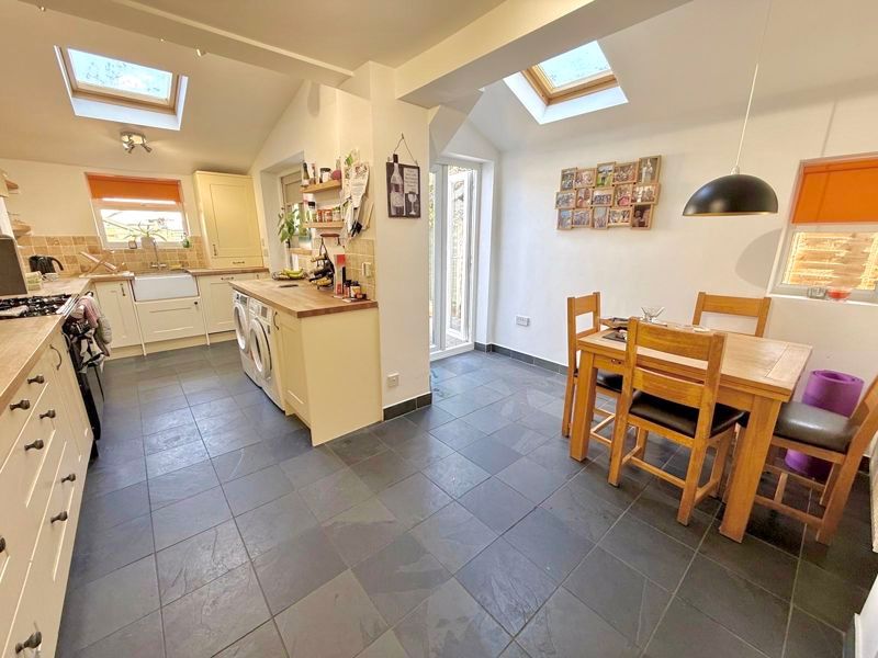 Property photo 3 of 16 Kitchen Diner