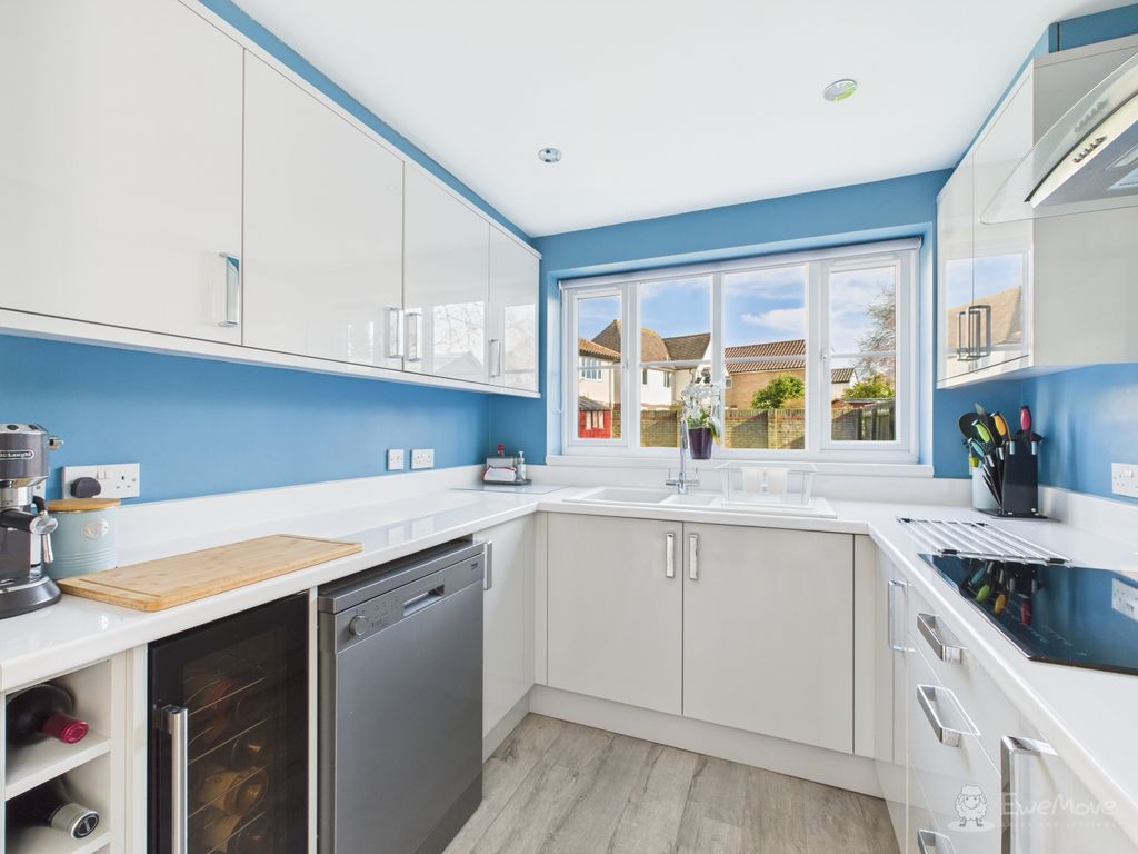 Property photo 3 of 21 Kitchen- Mark Stephens Ewemove Newmarket And Soham