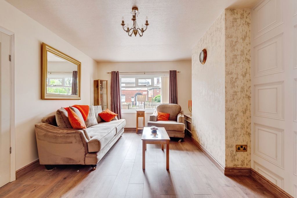 Property photo 2 of 16 Pbox-Img.Jpg