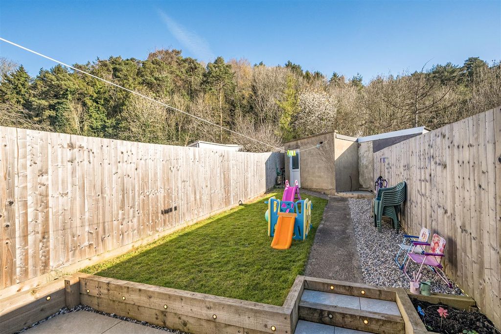 Property photo 2 of 22 Garden