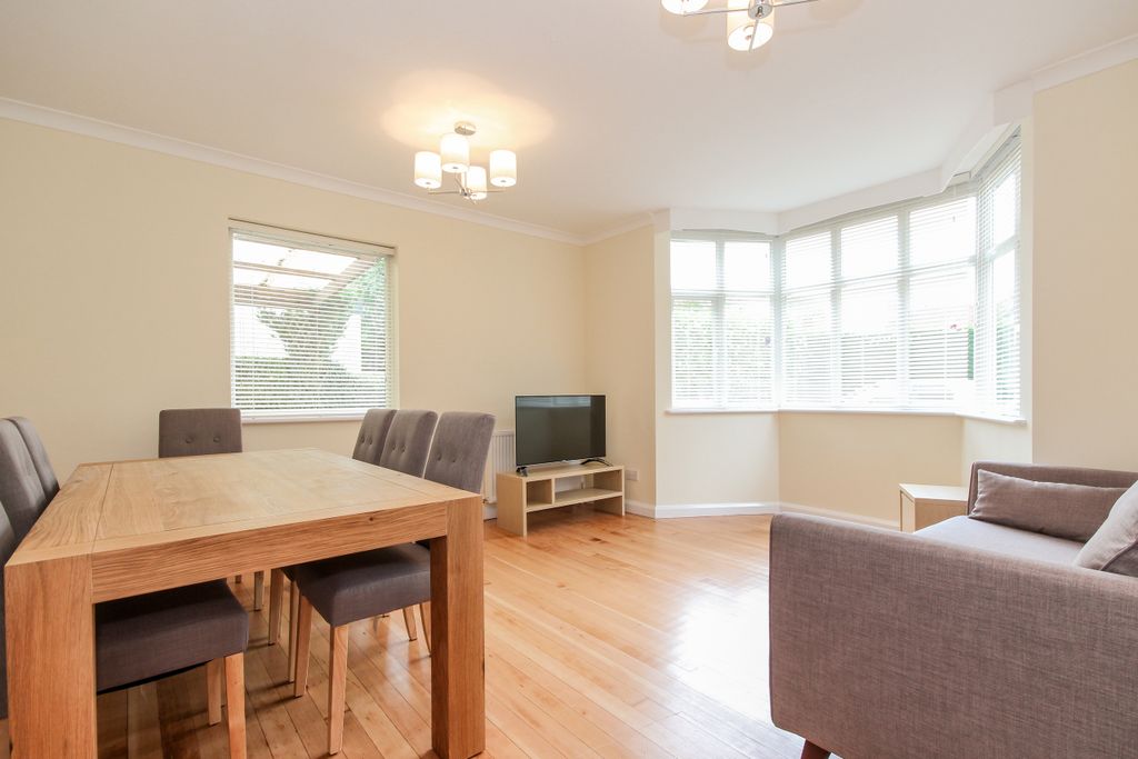 Property photo 3 of 11 39653