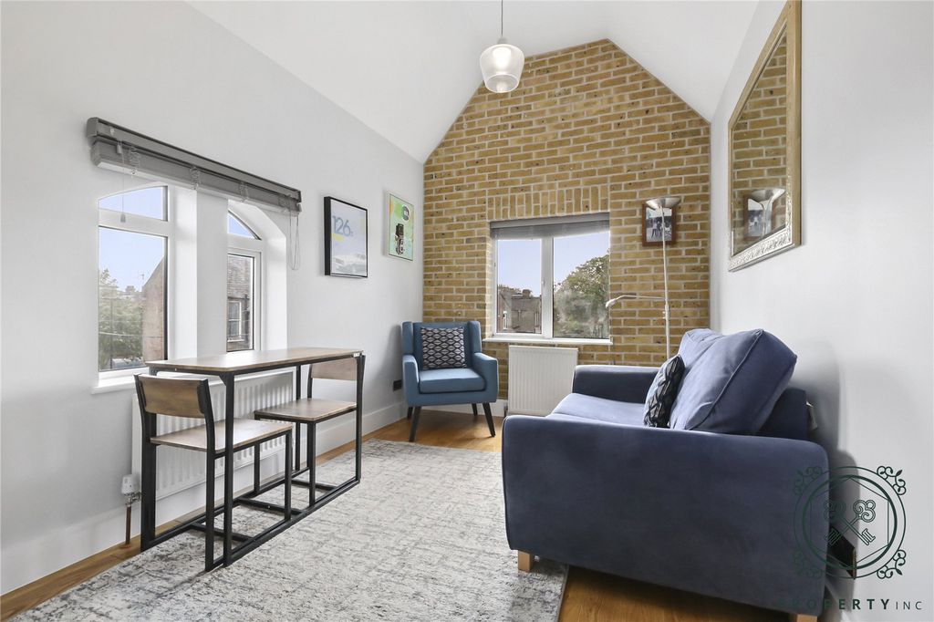 Property photo 2 of 12 Reception