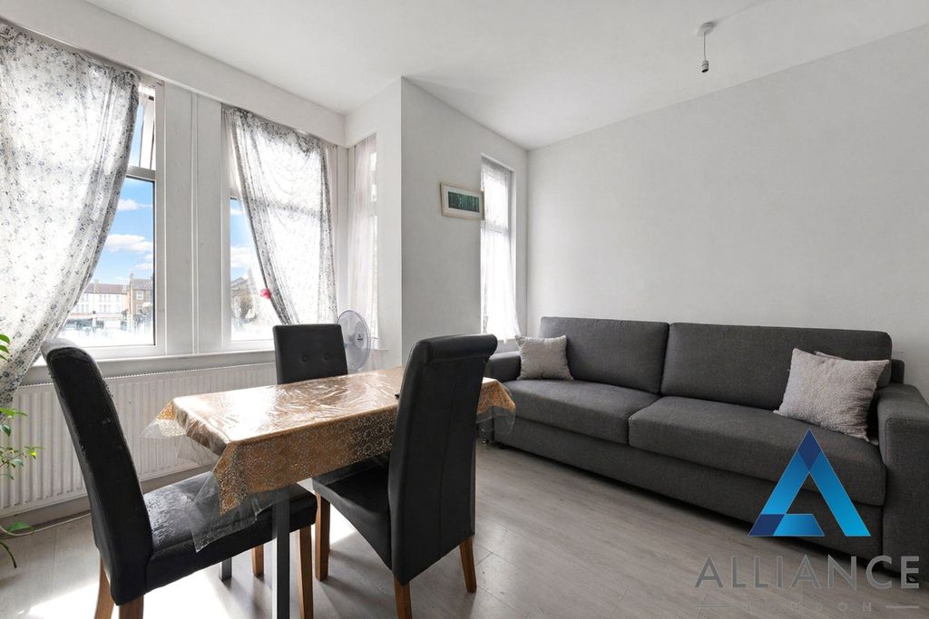 Property photo 3 of 10 Picture No. 05